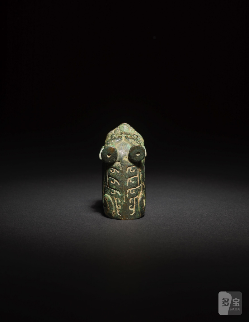 商晚期 青銅獸面飾 | PETIT ORNEMENT DE HARNAIS EN BRONZE - 图2